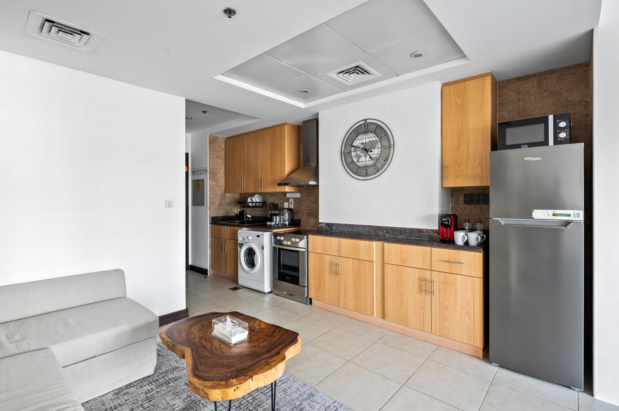 Upscale Studio Full Lake View In Goldcrest View Tower Dubai Ngoại thất bức ảnh