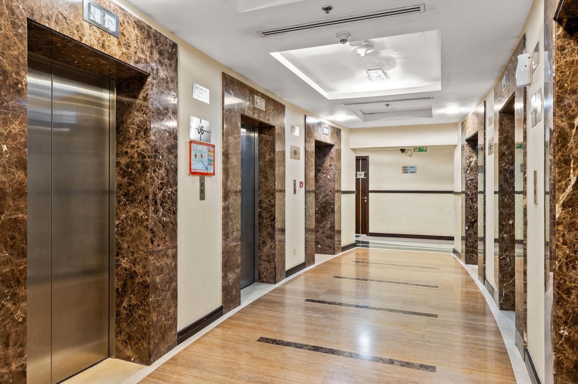 Upscale Studio Full Lake View In Goldcrest View Tower Dubai Ngoại thất bức ảnh